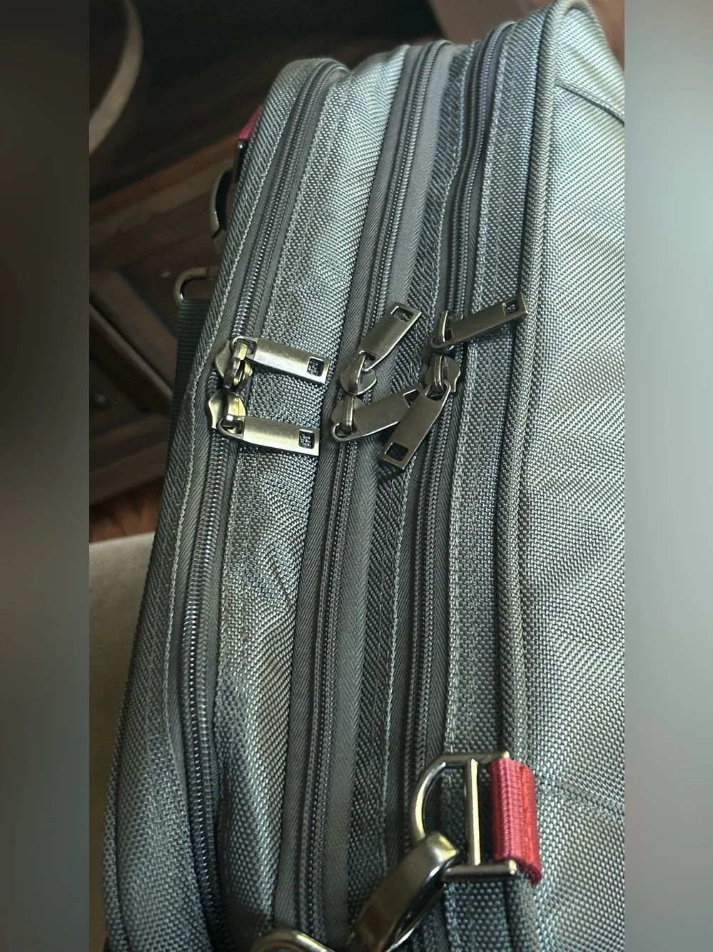 Leptop dark green Travel Crossbody Bag – Streamlined Organizer